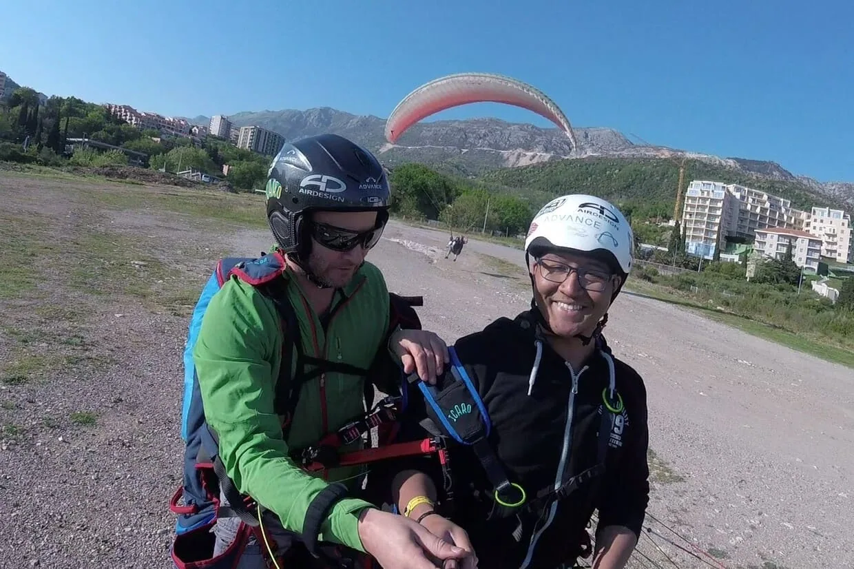 Landing context paragliding gallery photo 1